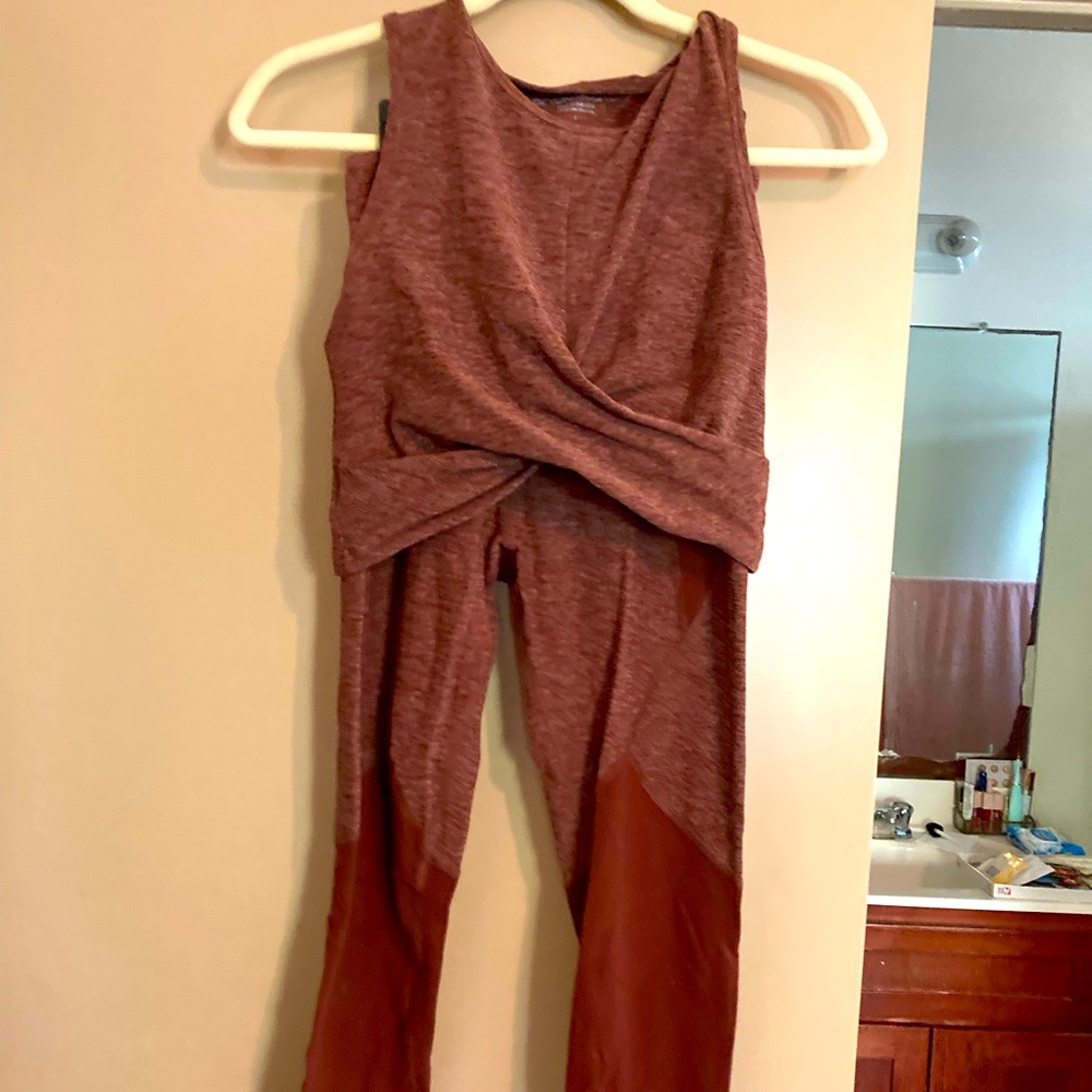 Beyond Yoga set EUC.